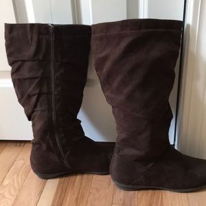 Brown suede like zip up boots-like new!